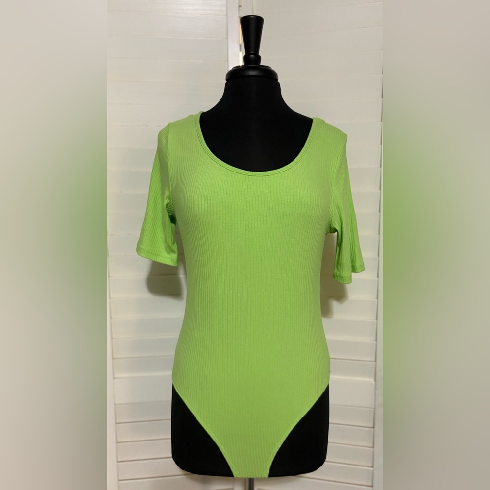 She + Sky Lime Green Fitted Bodysuit with Scoop Neckline NWT